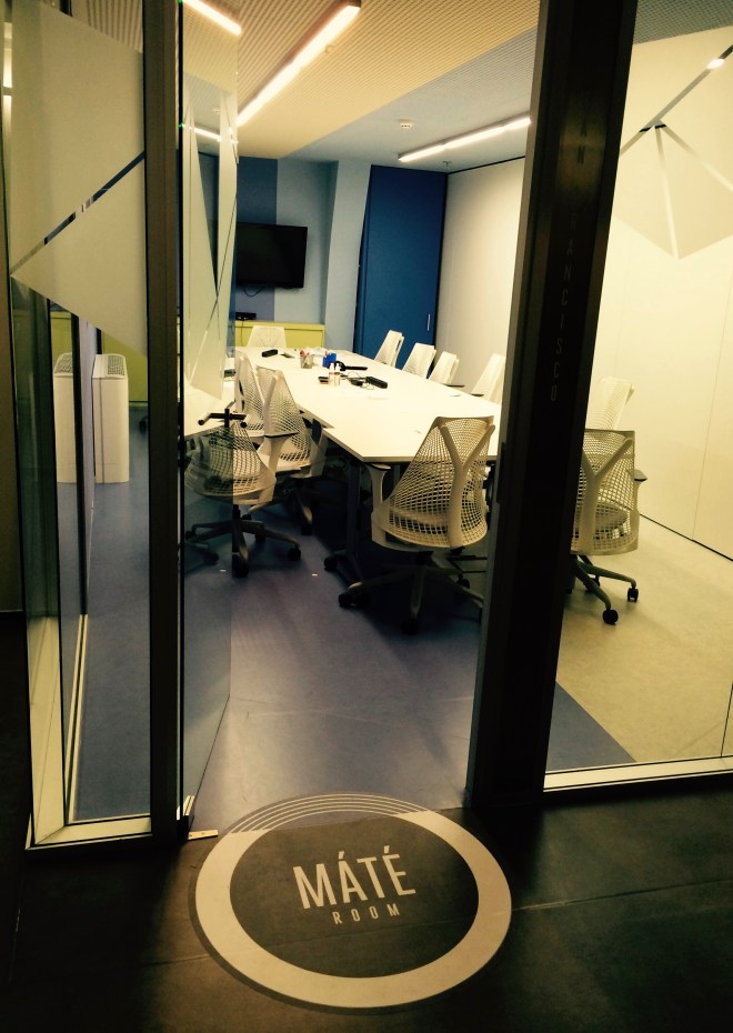 ustream iroda 6 tárgyaló