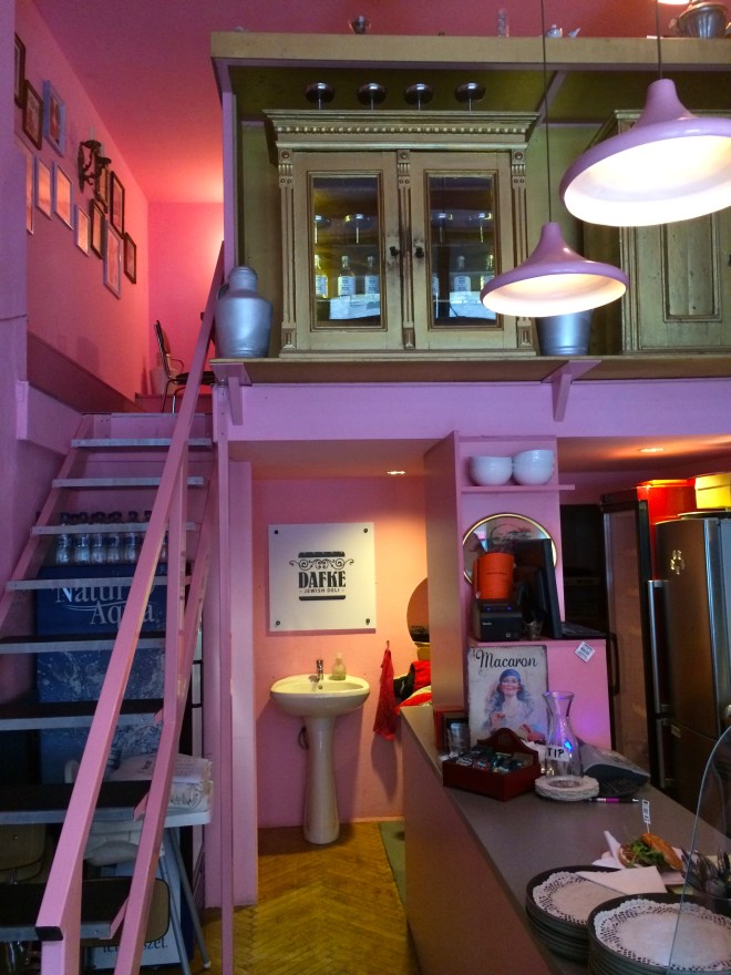 dafke jewish deli budapest 3