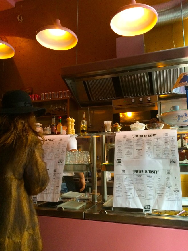 dafke jewish deli budapest 4