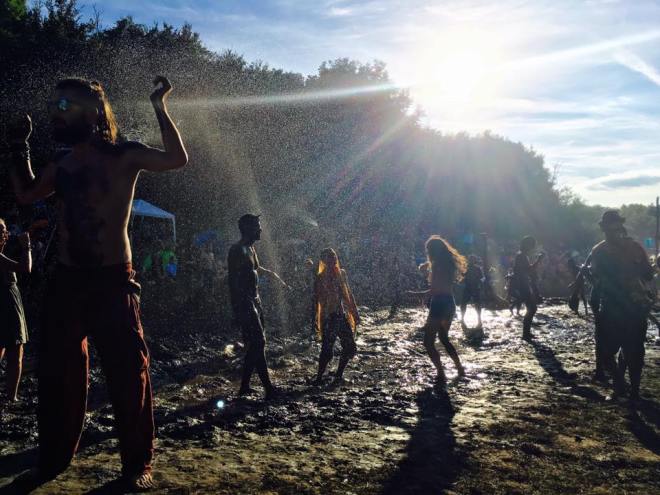 2016 ozora mezítláb szögletes aranyhal