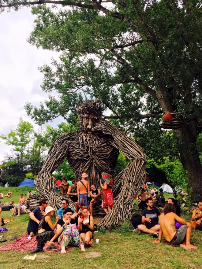 2016 ozora vesszőszobor szögletes aranyhal