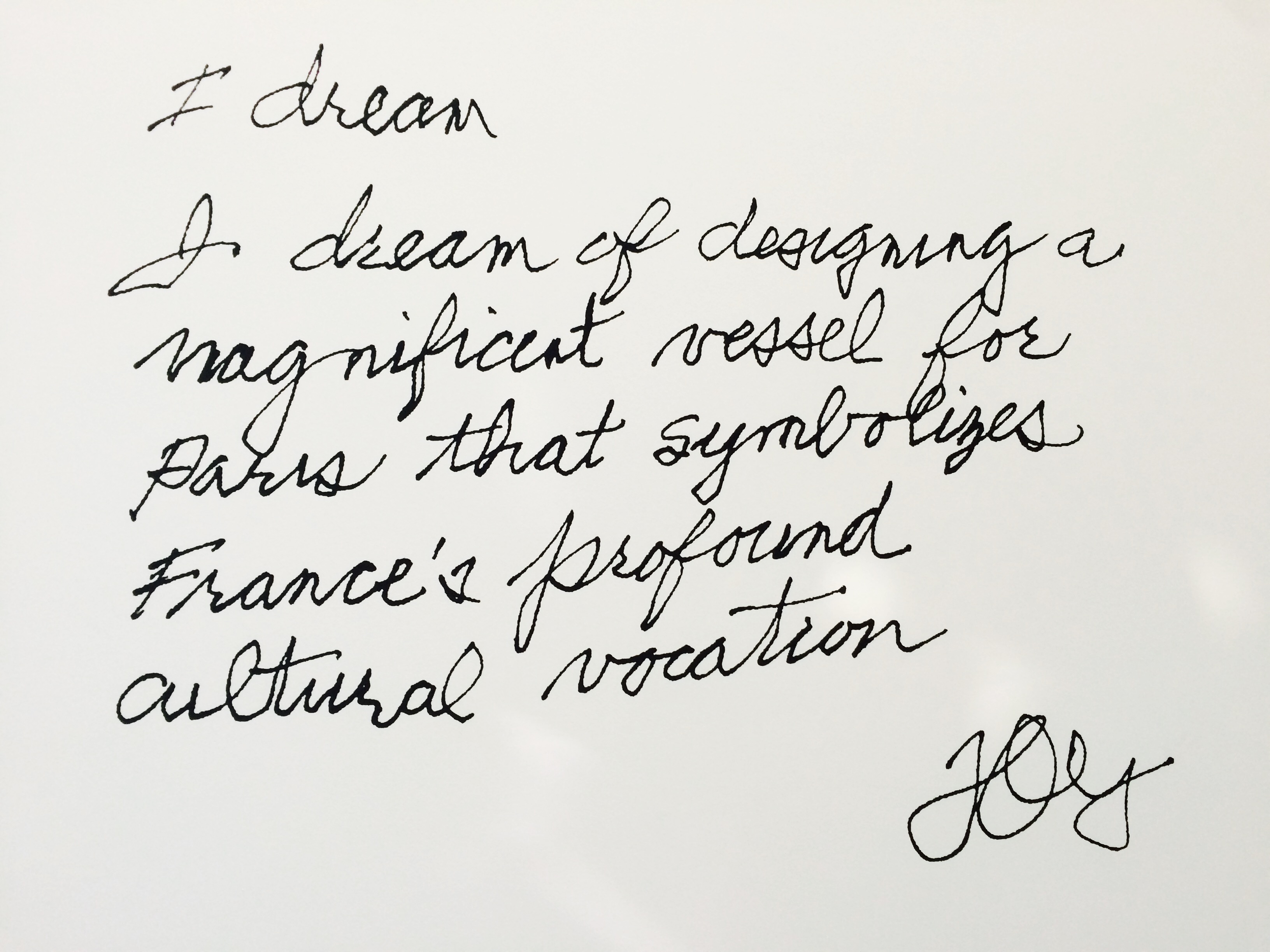 Louis Vuitton Foundation Párizs szögletes aranyhal 12