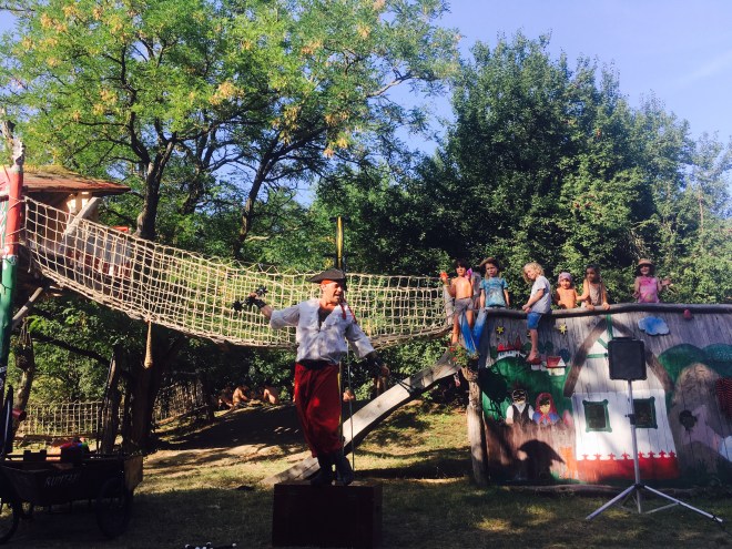 Ozora gyerekekkel 2 szögletes aranyhal